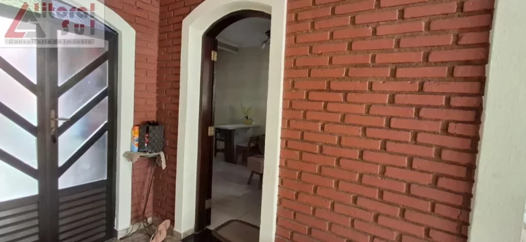Imagem Imperdível Residência à Venda em Praia Grande-SP, Tupi: 2 Quartos, 1 Sala, 2 Banheiros, 2 Vagas,