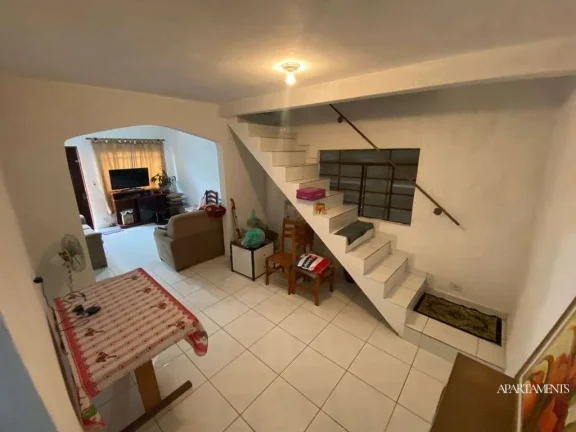 Imagem Terreno com 3 Casas com 3 vagas de carro e moto.