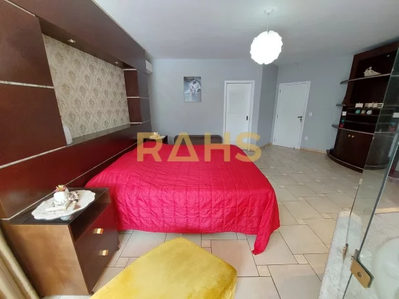 Imagem Casa Plana em rua calma no Costa e Silva, 468 m² de terreno e 270 m² de área construída. Excelen...