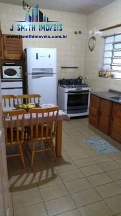 Imagem CASA TÉRREA NO CENTRO DE COTIA, EM TERRENO 320m² AO LADO DE COMÉRCIO