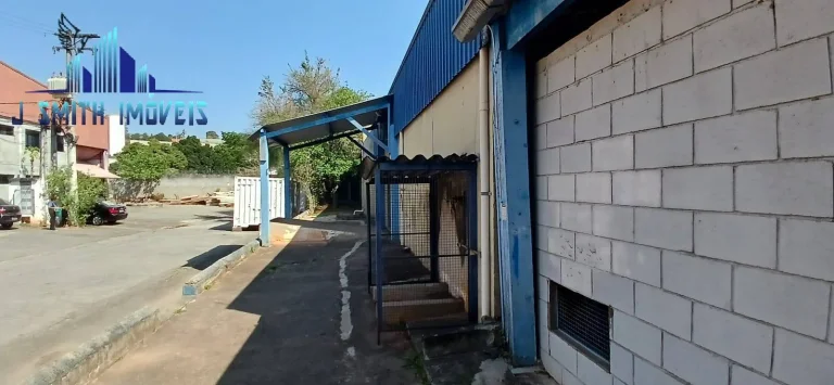 Imagem TERRENO COM GALPÕES Á VENDA - A.T. 7.430m² . AC. 2.816m² (5 galpões+adm)