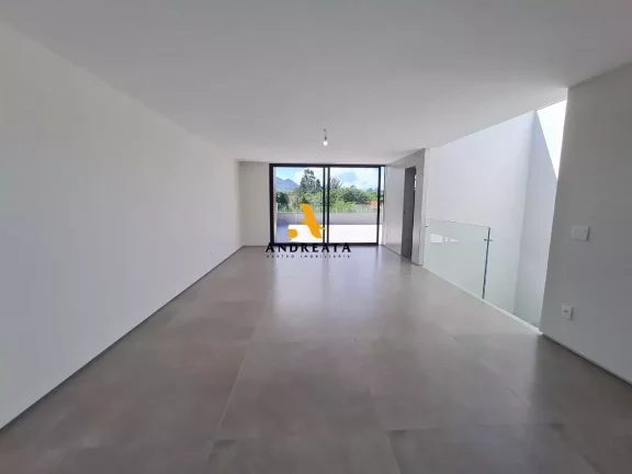 Imagem Cond. Rio Mar - Rua Ivaldo de Azambuja - Excelente casa (1º locação)