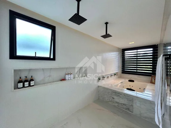 Imagem Luxuosa casa no Jardins Veneza