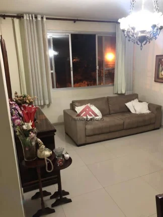 Imagem Amplo Apartamento na segunda quadra da Ary Parreiras,composto de ampla sala,dois quartos,cozinha,area de serviço externa e dependências completa,vaga