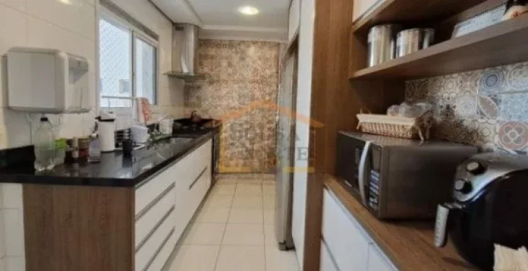 Imagem Apartamento de alto padrão, 3 dormitórios com piso vinílico, sendo 1 suíte, sala 2 ambientes amp...