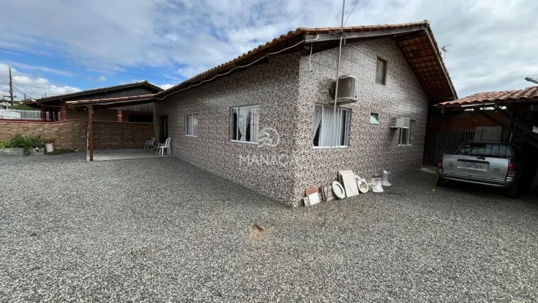 Imagem Casa Ampla à Venda entre Barra Velha e Balneário Piçarras – SC