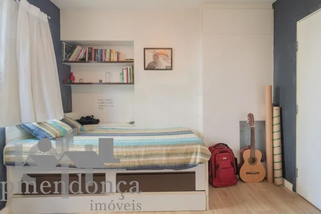 Imagem Apartamento em Higienópolis com 3 quartos ( 1 suíte ) e 1 vaga, 126m²