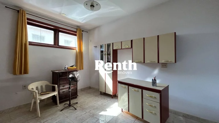 Imagem Casa Comercial e Residencial para alugar, 292 m² por R$ 4.734/mês - Vila Santo Antônio - Rio Claro/SP
