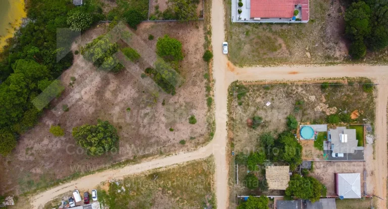 Imagem Terreno de 550 m com duas esquinas e vista para a Lagoa dos Freitas. BR076.1
