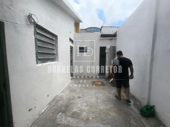 Imagem Casa à Venda no Cabanga - Bem Localizada, Arejada e com Aceite de Veículo