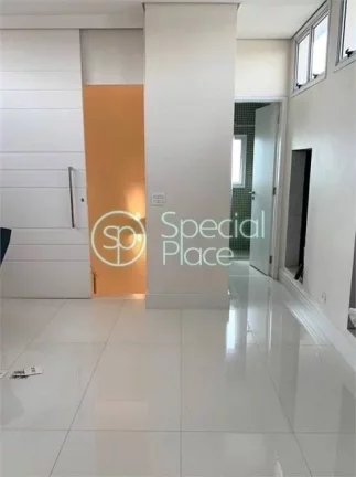 Imagem Segurança e agradabilidade, isto , é o que este belo Condomínio te proporcionará. A casa com pro...