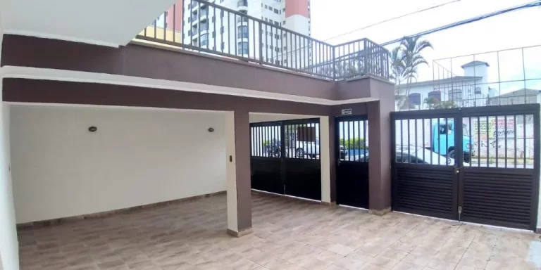 Imagem Sobrado com 4 dormitórios à venda, 212 m² por R$ 1.100.000,00 - Centro - Suzano/SP