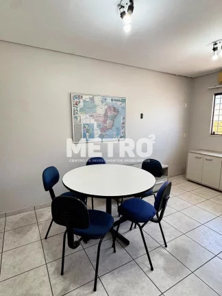 Imagem Casa com 3 dormitórios à venda, Centro, PETROLINA - PE