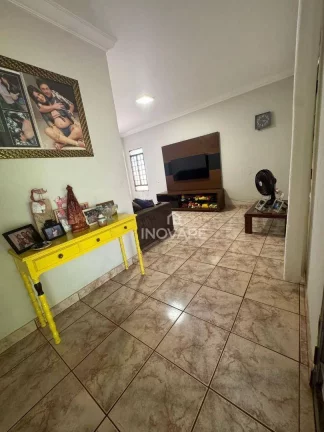 Imagem Casa com 3 dormitórios à venda, 178 m² por R$ 530.000,00 - Alto da Boa Vista - Itumbiara/GO