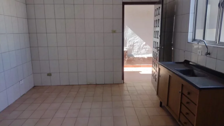 Imagem CASA TERREA COM EDICULA E TARRAÇO RENDA EXTRA