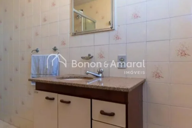 Imagem Apartamento acolhedor à venda, com sala para 3 ambientes, 3 quartos e 1 banheiro, além de cozinha ...