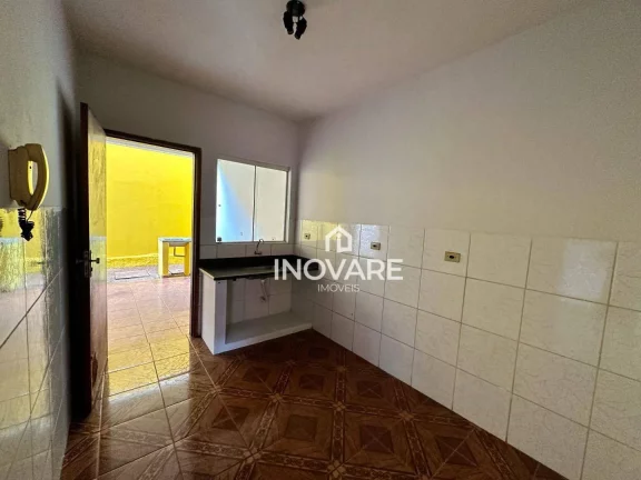 Imagem Casa com 3 dormitórios para alugar, 165 m² por R$ 1.200,00/mês - Afonso Pena - Itumbiara/GO