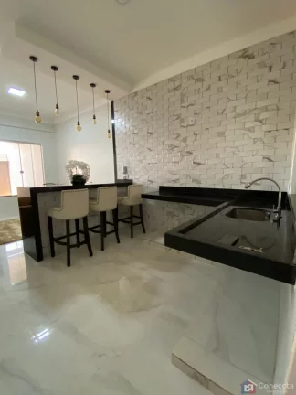 Imagem Casa à Venda no Centro de Guimarânia-MG | 3 Quartos, Suíte, Escritório e 2 Cozinhas – R$ 550 Mil
