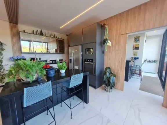 Imagem Espetacular Casa em Condomínio à Venda em Sorocaba-SP, na Vila Haro: 3 quartos, 3 suítes, 3 salas, 4 banheiros, 5 vagas, 226m².