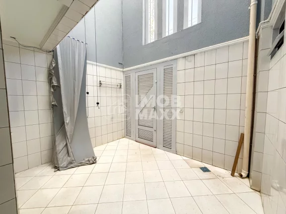 Imagem Casa para Alugar no Núcleo Bandeirante, 5 Quartos, 3 Suítes, 378m²