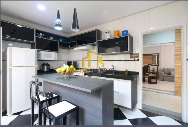Imagem Sobrado amplo com 215 m², 3 dormitórios, Bairro Ceramica, SCS
