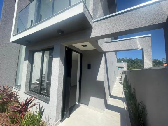 Imagem Casa com 3 Suítes e Piscina - Santana de Parnaíba/SP