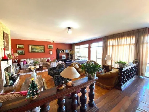Imagem Casa para Venda em Teresópolis / RJ no bairro Golfe
