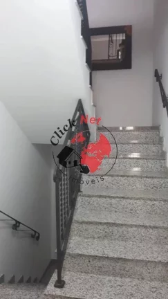 Imagem Lindo sobrado em rua sem saída,5 Dorms c suite, varanda ,piscina ,4 vagas,B.petropilis,São bernardo campo