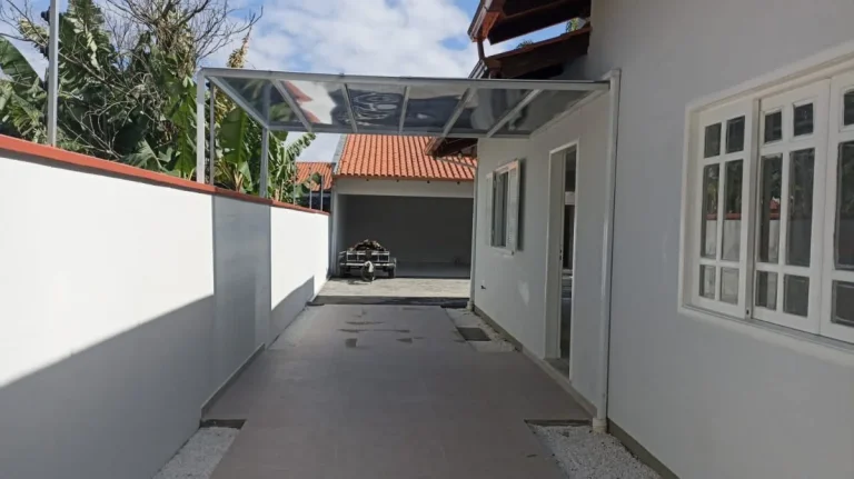 Imagem Casa Padrão para Venda e Aluguel em Centro Tijucas-SC