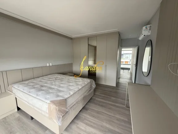 Imagem Sobrado em condomínio fechado com 05 suites beira Marina
