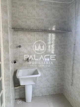 Imagem Excelente apartamento para locação, com localização privilegiada!

 3 dormitórios (2 com armár...