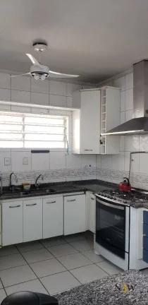 Imagem Casa térrea à venda no Alto de Pinheiros São Paulo SP com 3 dormitórios, 1 suíte, 4 vagas de garagem e 330m² na Rua Barajuba.