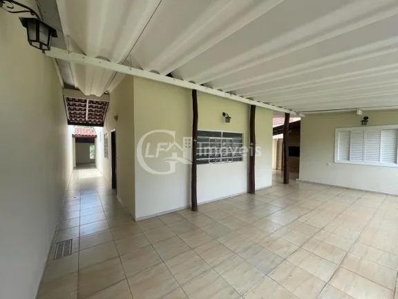 Imagem Espaço Comercial Impecável no Centro de Campo Grande-MS: 3 Quartos, 2 Salas, 4 Banheiros, 1 Vaga de Garagem - 220m²