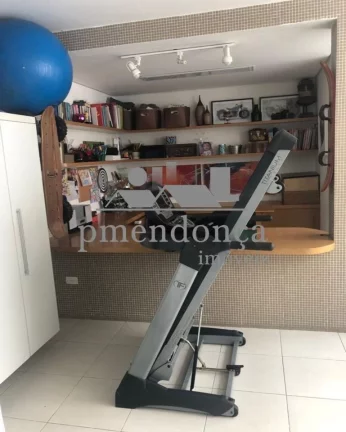 Imagem Lindo apartamento reformado em Predinho charmoso, sem elevador, em uma das ruas mais cobiçadas em P