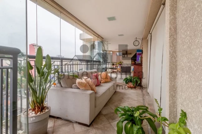 Imagem Apartamento Alto Padrão em Higienópolis com 3 suítes e 4 vagas, 250m²