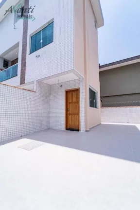 Imagem Casa sobreposta à venda no Campo Grande em Santos – 3 suítes, 4 vagas – R$ 1.300.000