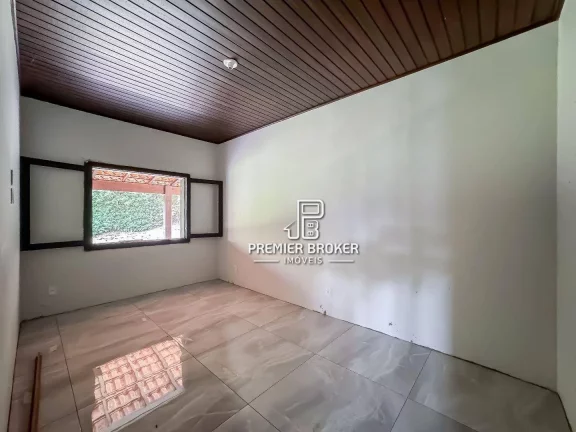 Imagem Casa com 5 dormitórios à venda, 350 m² por R$ 1.350.000,00 - Córrego das Pedras - Teresópolis/RJ