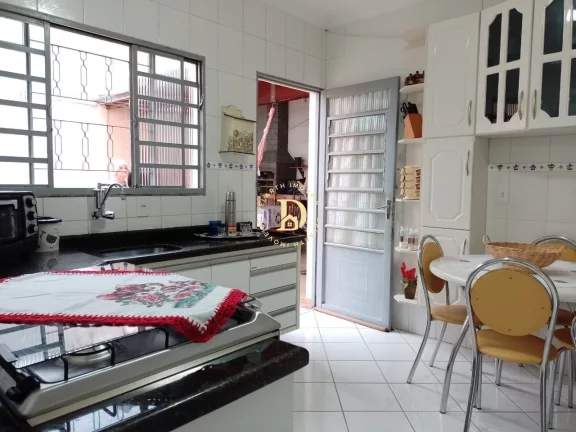 Imagem Sobrado - 4 dormitórios - Jardim das Flores - SJCampos - 230m²