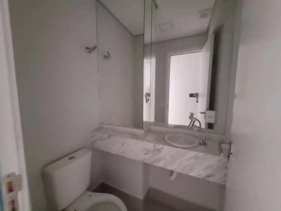 Imagem Excelente apartamento de 2 dormitórios -50 metros da Praia-Ponta da Praia!