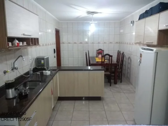 Imagem Aconchegante Apartamento Perto da Praia à Venda Em Peruíbe.