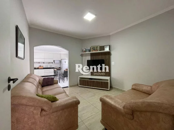 Imagem Casa com 3 dormitórios (2 suítes), por R$ 850.000 - Santana - Rio Claro/SP