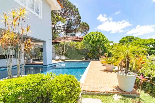 Imagem Casa à venda com 7 quartos, sendo 5 suítes, em Jardim Guedala, São Paulo - SP