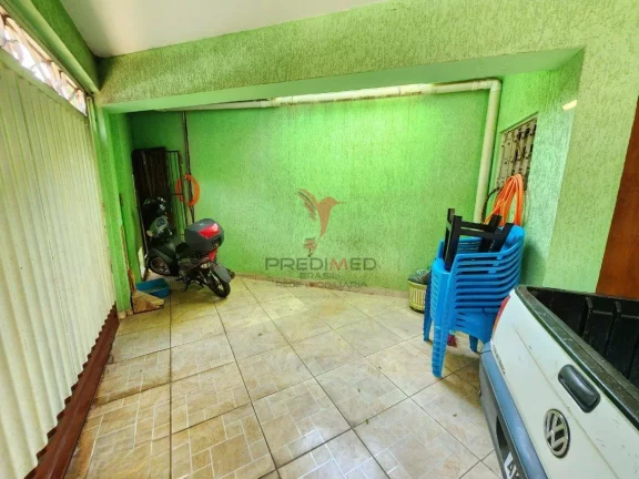 Imagem Vendo Excelente Casa com Edícula, abaixo do valor de mercado