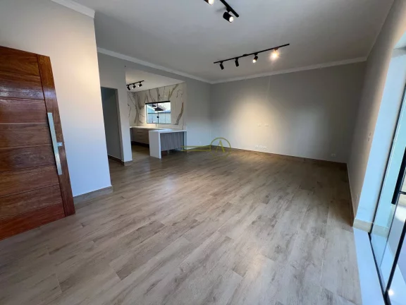 Imagem Casa térrea reformada a venda 300 metros da praia 3 suítes B. Oásis Peruíbe