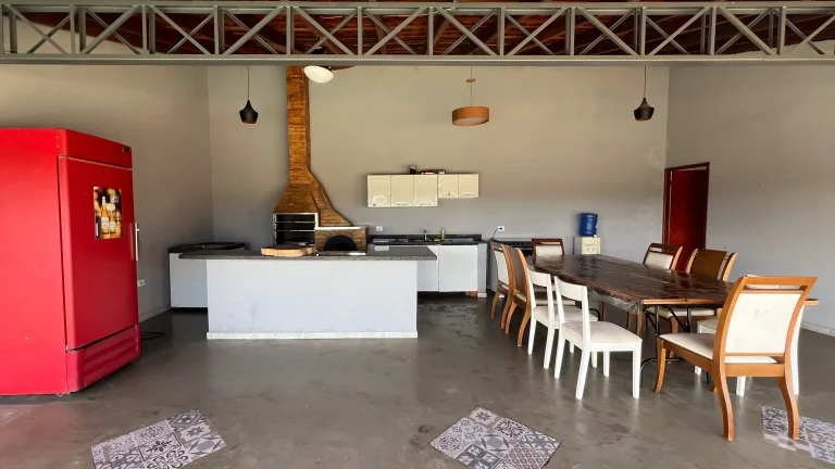 Imagem Oportunidade imperdível: Chácara à venda em Araçoiaba da Serra-SP, no bairro Cercado, com 7 quartos, 4 suítes e 500m² de área!