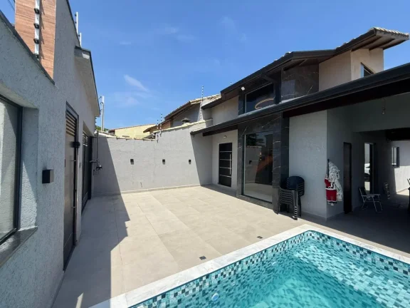 Imagem Casa para Venda em Itanhaém, Suarão, 3 dormitórios, 1 suíte, 2 banheiros