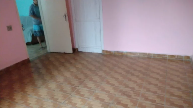 Imagem CASA TERREA COM EDICULA E TARRAÇO RENDA EXTRA