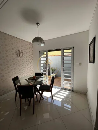 Imagem Casa Térrea, 3 Dormitórios (1Suíte), 4 Vagas, Bosque Dos Eucaliptos.
