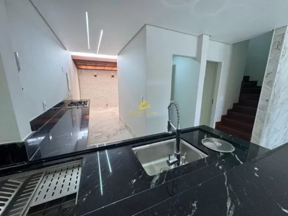 Imagem Casa de Alto Padrão no Jardim Boa Vista: Luxo e Conforto Próximo à Praia do Morro
Descubra esta c...