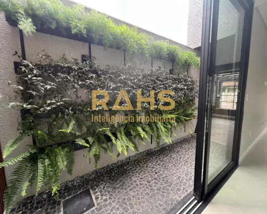 Imagem Lindo geminado de alto padrão no Condomínio Santos Dumont Este imóvel é para você, que busca um...